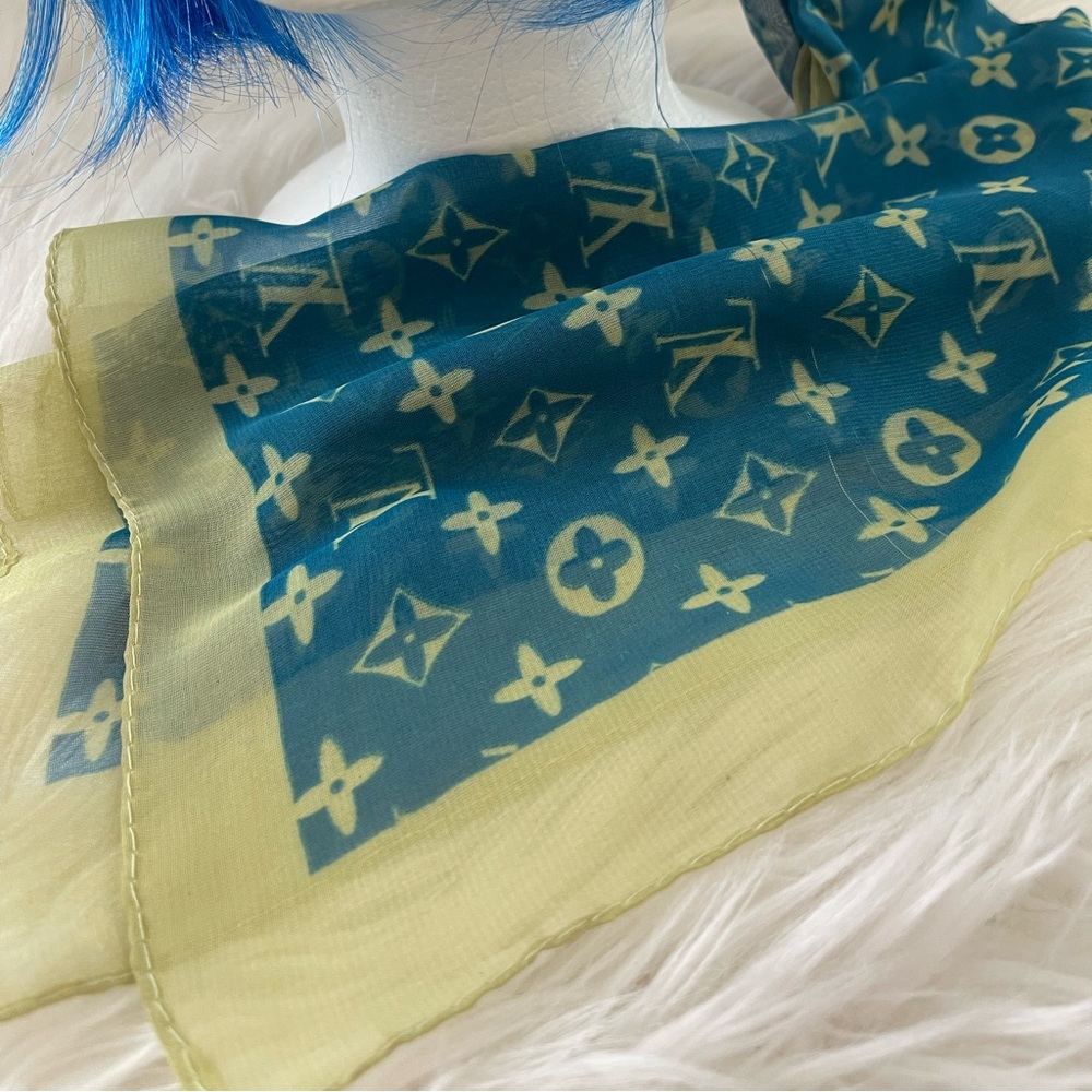 Blue Bob Wig and or Scarf - Picture 15 of 16
